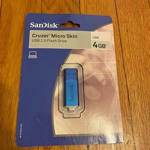 USB 2.0 Flash Drive 4GB